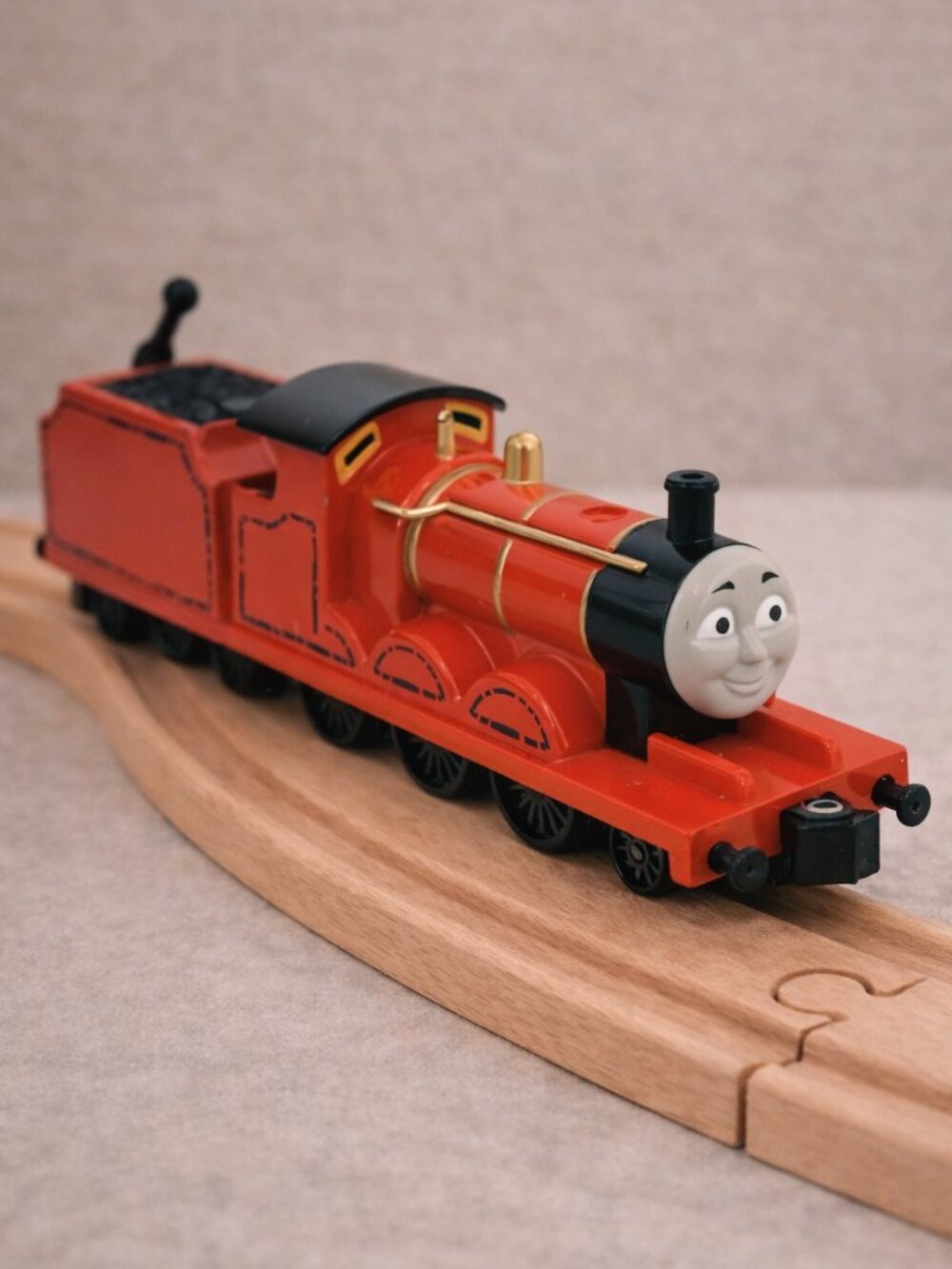 Vintage Thomas & Friends James Red Engine 1993 Bandai Toy Train